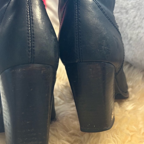 FRYE Patty Artisan Leather Black Ankle Booties Size 7 - Picture 10 of 12